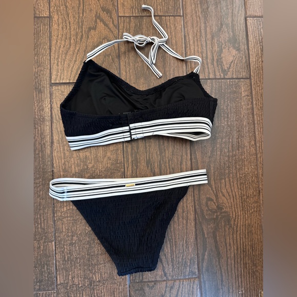 Victoria’s Secret Swim - Picture 2 of 2